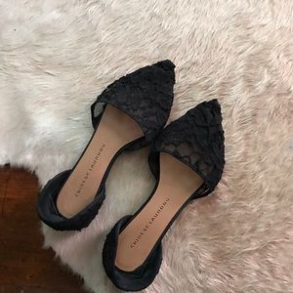 CHINESE LAUNDRY Black lace flats